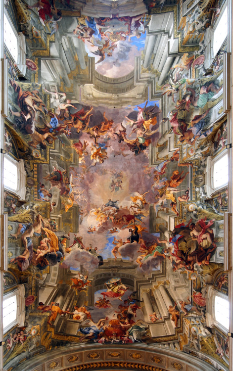 A 300-year-old fresco by Andrea Pozzo. The entire ceiling is flat.