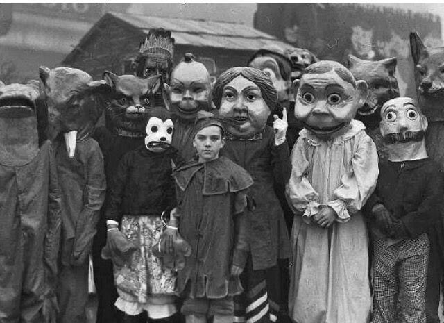 Halloween costumes from the 30s