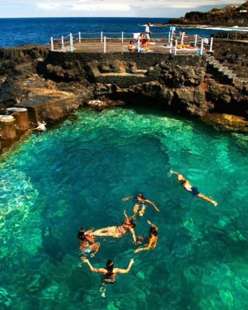 Natural swimming pool - Charco Azul, Tenerife, La Palma, Canary Islands(Source)